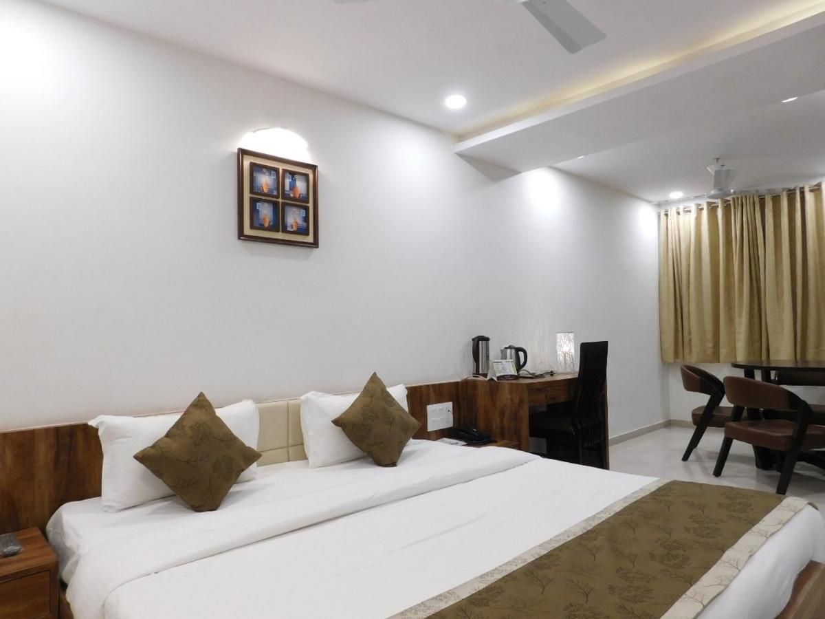 Hotel Shiva Club And Resort Mundra Bagian luar foto